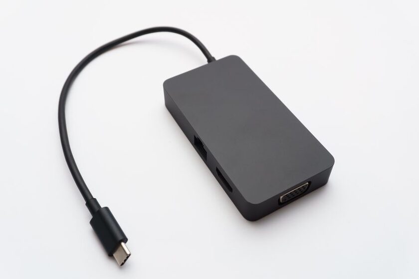 ArcDock, support et hub 6-en-1 HDMI 4K60, USB-C et USB-A Spigen